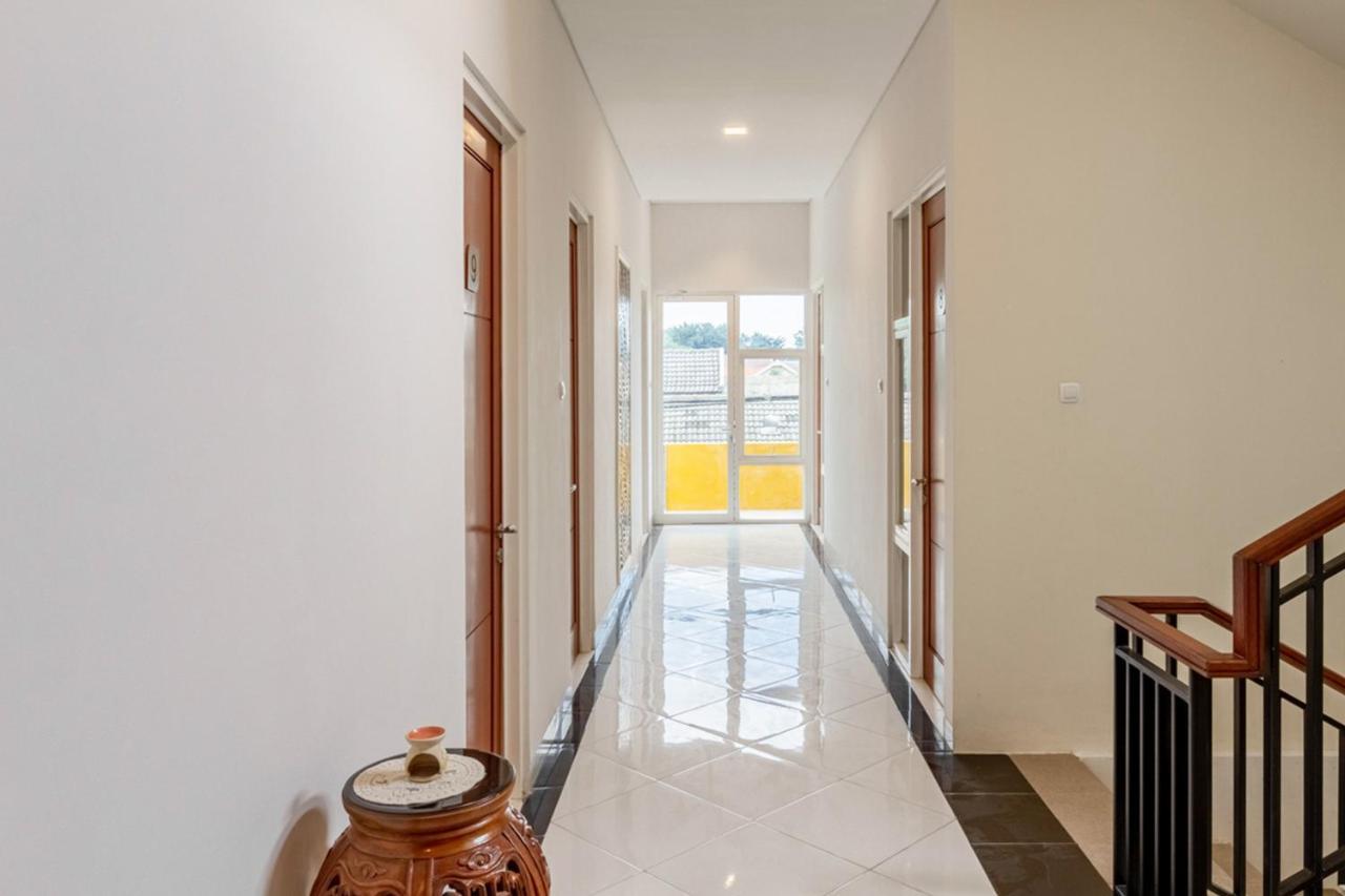 Reddoorz Syariah @ Kebraon Hotell Surabaya Eksteriør bilde
